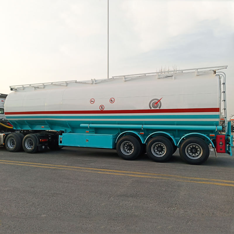 Trela ​​ya Tangi la Mafuta ya Alumini isiyo na pua 3 Axle 4 Compartment Dizeli Lori la Tengi la Mafuta ya Petroli