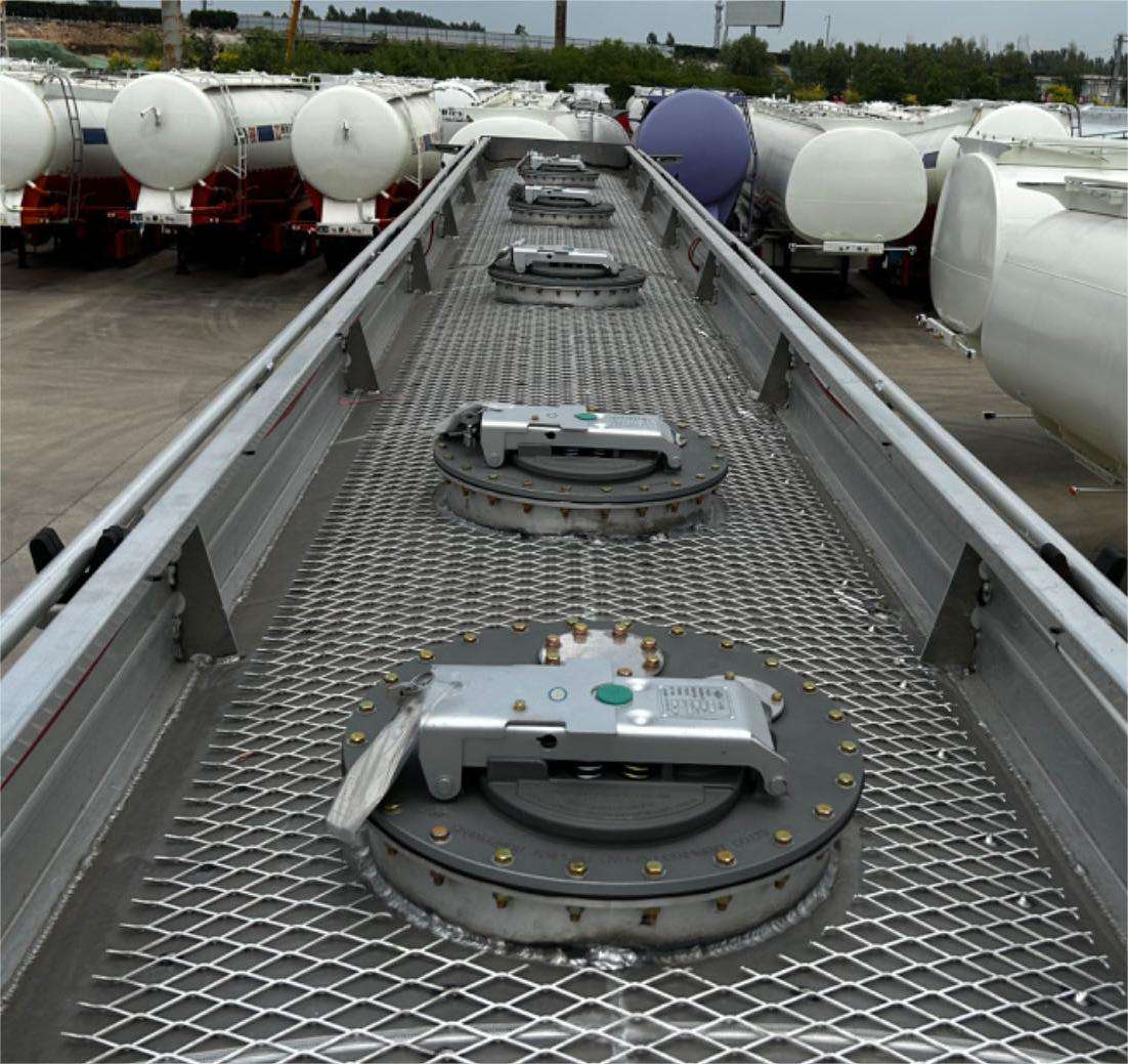 3 осі 40000 літрів 42000 літрів 45000 літрів Нафта Паливний цистерна Причіп-цистерна Вантажівка Ціна на продаж